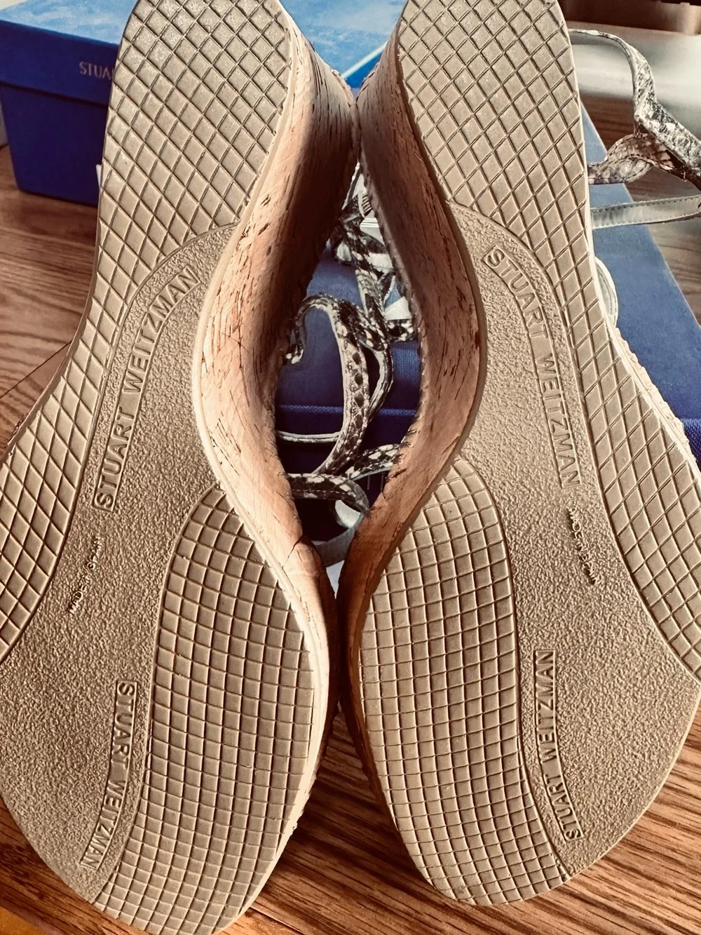 Stuart Weitzman 4” Cork Wedge Platform, Reptile Print 11M Strappy Leather Sandal - Picture 6 of 6
